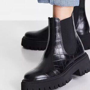 Schuh — Avelina Leather Chunky Chelsea Boots — W — Size 8 — Black
